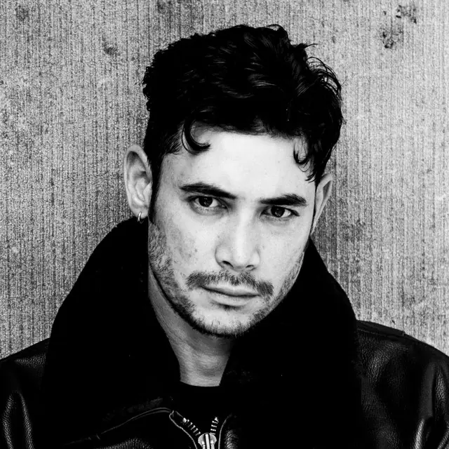 Dax J — Ciało, Vratislav