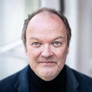 Jens Wawrczeck Reads The Birds