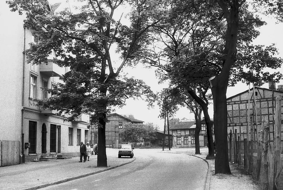 Spacer Tematyczny: Podgórna, czyli piekarnie, świątynie, pruskie mury i niezwykłe historie mieszkańców — Centrum Sztuki Współczesnej „Znaki Czasu”, Toruń