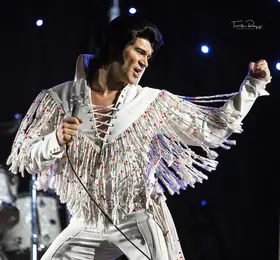 ELVIS meets Dinner - Menu 3 chody — Burghotel THE LAKESIDE zu Strausberg, Strausberg