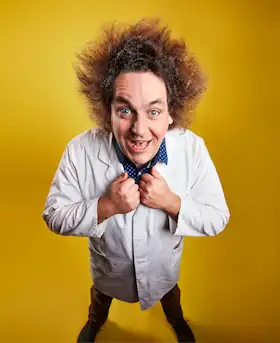 When It Stinks and Bangs - That's Science! Live Experiments with Konrad Stöckel