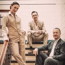 Vergiss nie, dass ich dich liebe! - Chanson Theater Concert — Theaterschiff Potsdam, Potsdam