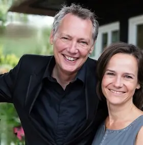 Two Walk Into a Bar... - A Literary-Musical Evening with Sabine Urban and Dirk Böhling — Mercedes-Benz Kundencenter Bremen, Bremen