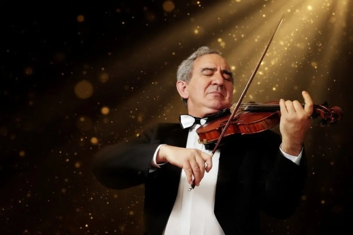 Михаїл Казинник у Варшаві: "Таємні знаки культури" — Sky Hall by SVITLO CONCERT EU, Варшава