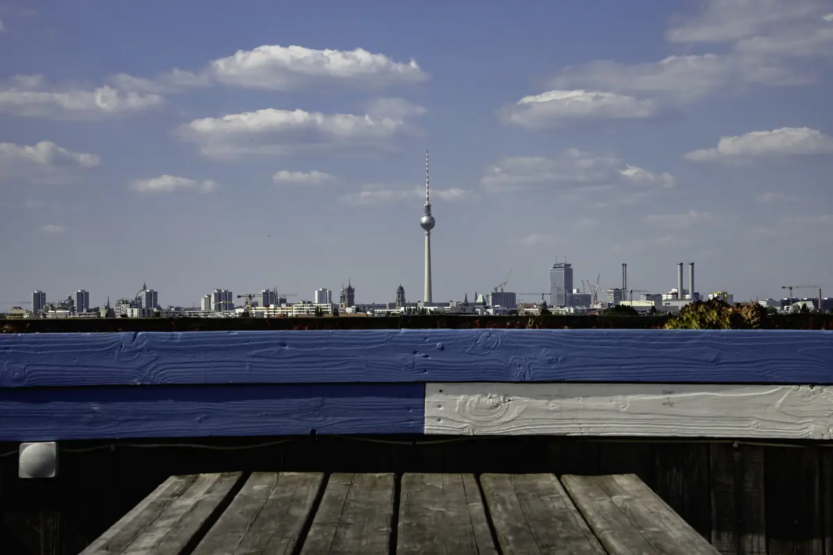 WOCHENMITTE w. Adron & Manu Strasse — Klunkerkranich, Berlin