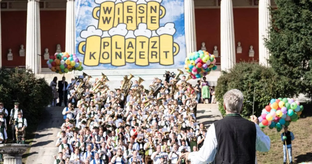 Platzkonzert der Wiesn-Wirte 2026 in front of the Bavaria — Theresienwiese, Munich
