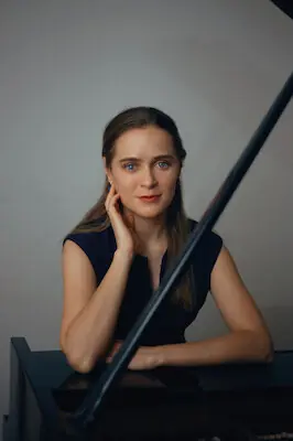 Weltklassik einmal anders - Anastasia Churbanova-Ein Wort wird Musik – Improvisationen nach den Ideen des Publikums — Rysumer Fuhrmannshof, Rysum