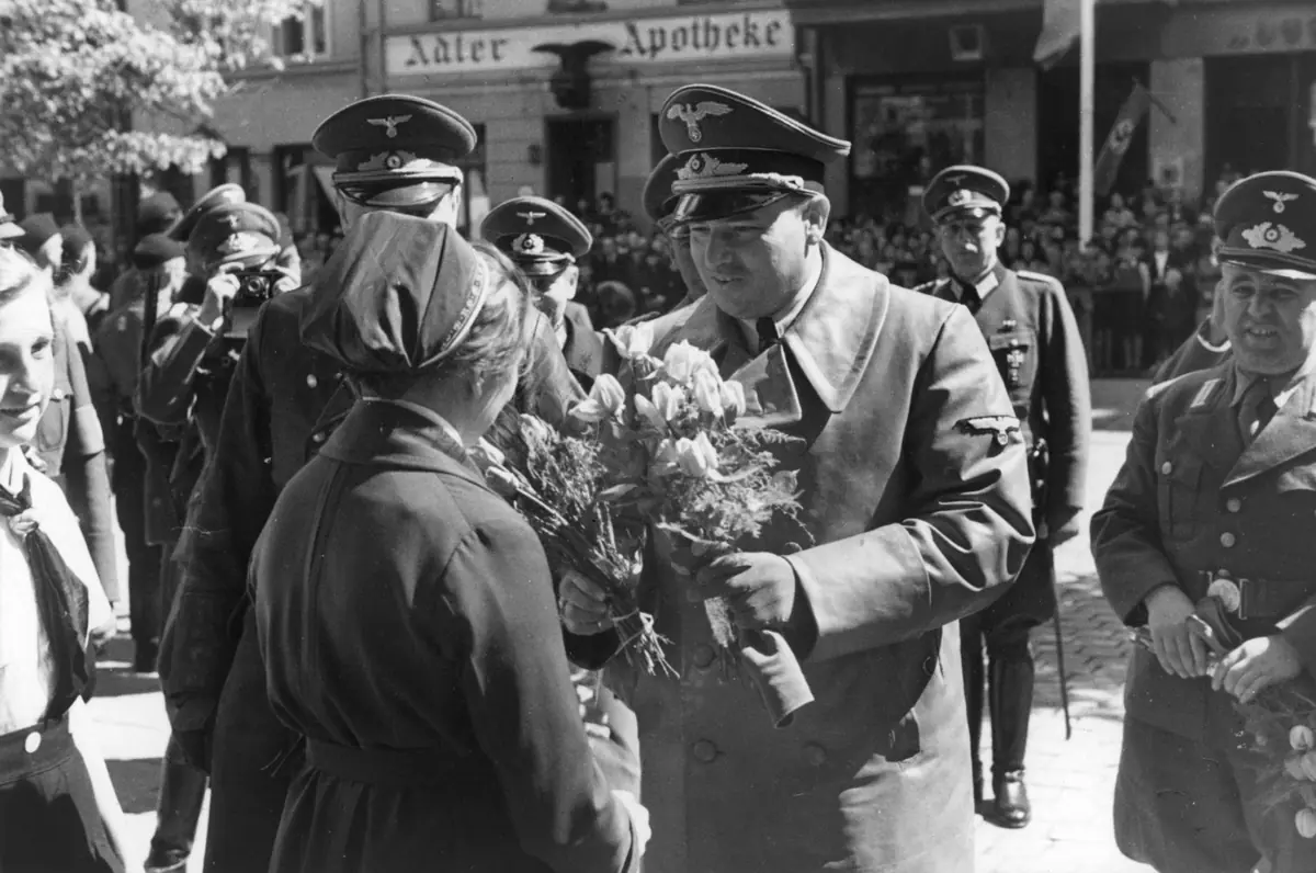 Thematic Walk: A Walk in the Footsteps of Courageous Torun Women, from the Time of German Occupation and Beyond - Towards Bydgoszcz Suburb — Centrum Sztuki Współczesnej „Znaki Czasu”, Toruń
