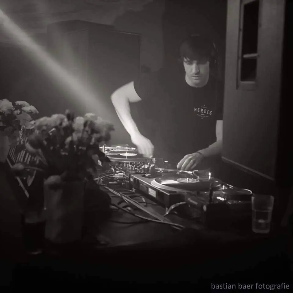 mittendrin mit Jago K — Minimal Bar, Berlin