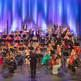 Junge Philharmonie Oberschwaben - Kierownictwo: Alban Beikircher — Stadthalle Tuttlingen, Tuttlingen
