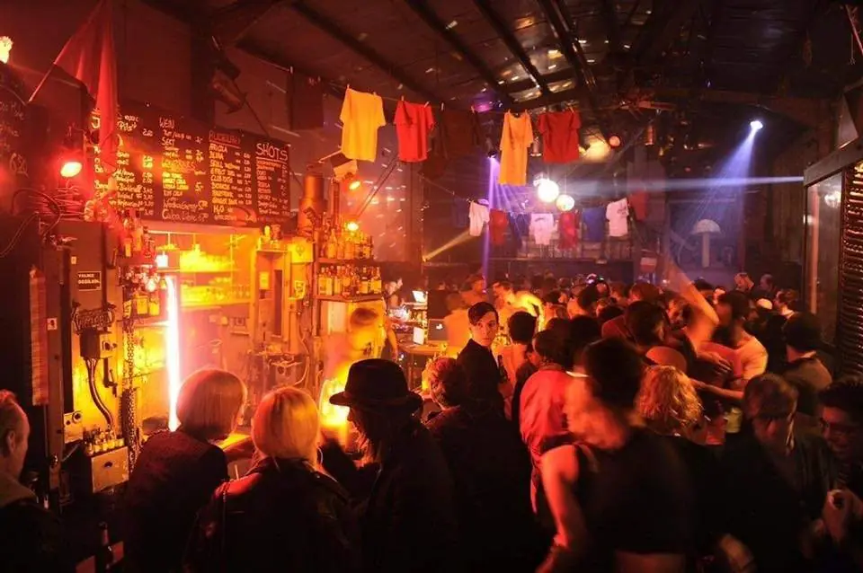 Diggin Deep — L.U.X., Berlín