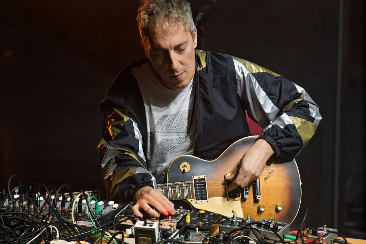 Oren Ambarchi pres. Cooked (uvedení alba / poslechová session) — Silent Green, Berlín