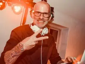 Seglerparty - wszyscy się bawią! - Z DJ Gunnarem von Oehsenem — Kulturzentrum Pumpwerk, Wilhelmshaven