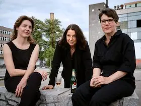 Drei Ostdeutsche Frauen betrinken sich und gründen den idealen Staat - Szenische Lesung — Kloster Neuzelle, Neuzelle