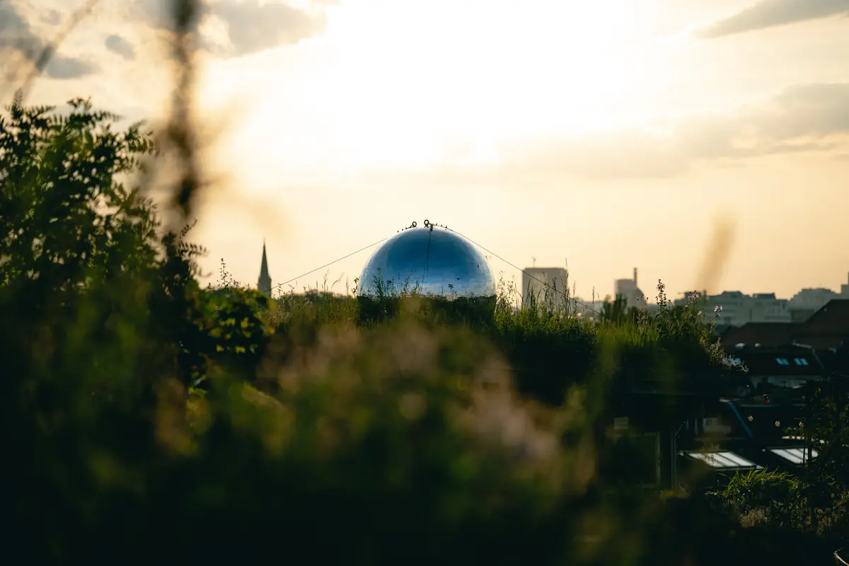 BLAUES STÜNDCHEN w. Quinten McKee — Klunkerkranich, Berlin