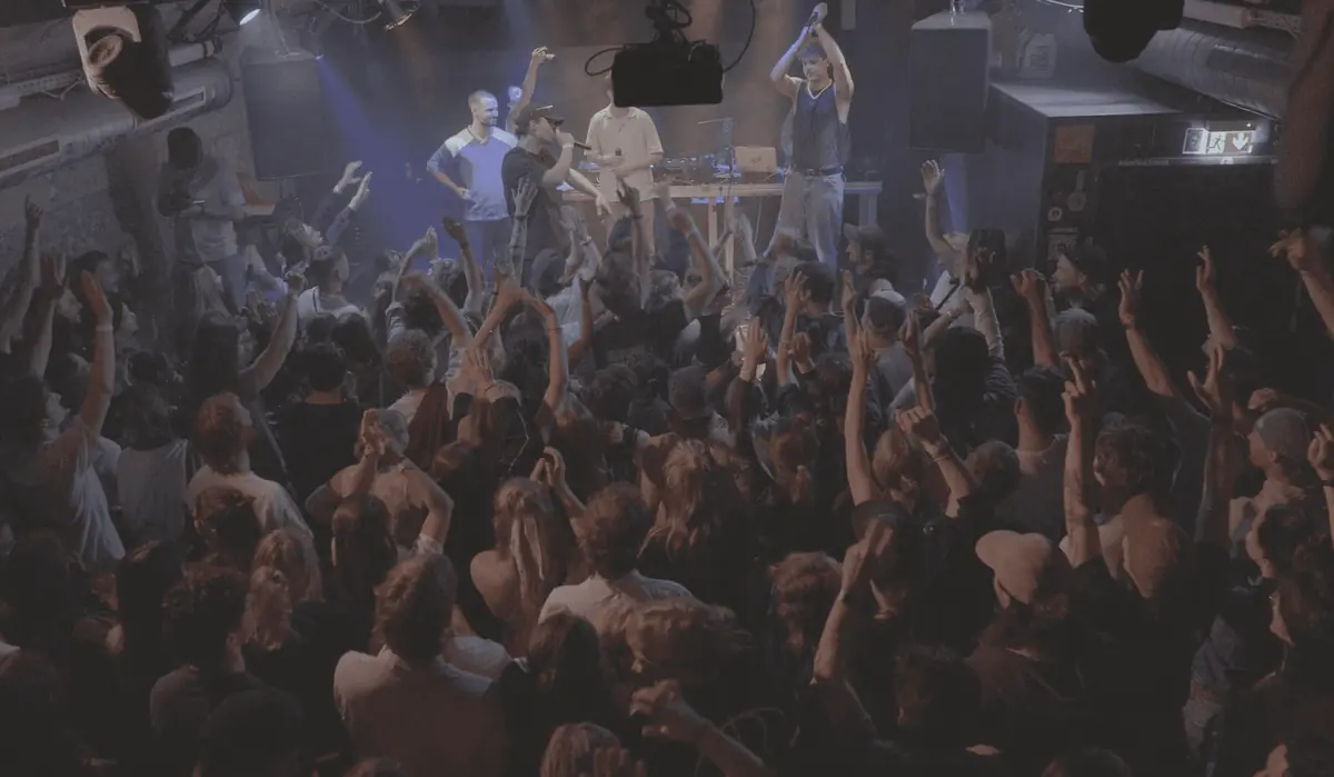 MOVES & BARS — p.m.k., Innsbruck
