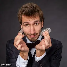 Der kann ja zaubern - Magic and Comedy with Toby Rudolph — Theater am Park, Bad Nauheim