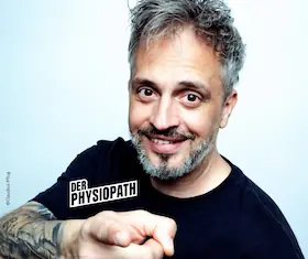 "Der Physiopath" - "Machen Sie sich bitte frei!" — Kulturhaus Torgau, Torgau