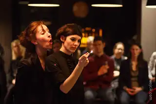 Mujeres – Frauen
