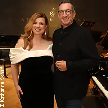 Simone Kopmajer & Viktor Gernot mit Special Guests