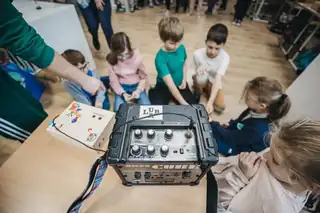 Dźwięki dobrze posegregowane / Sebastian Świąder / Warszawa / FESTIWAL NAJMŁODSZYCH 2026