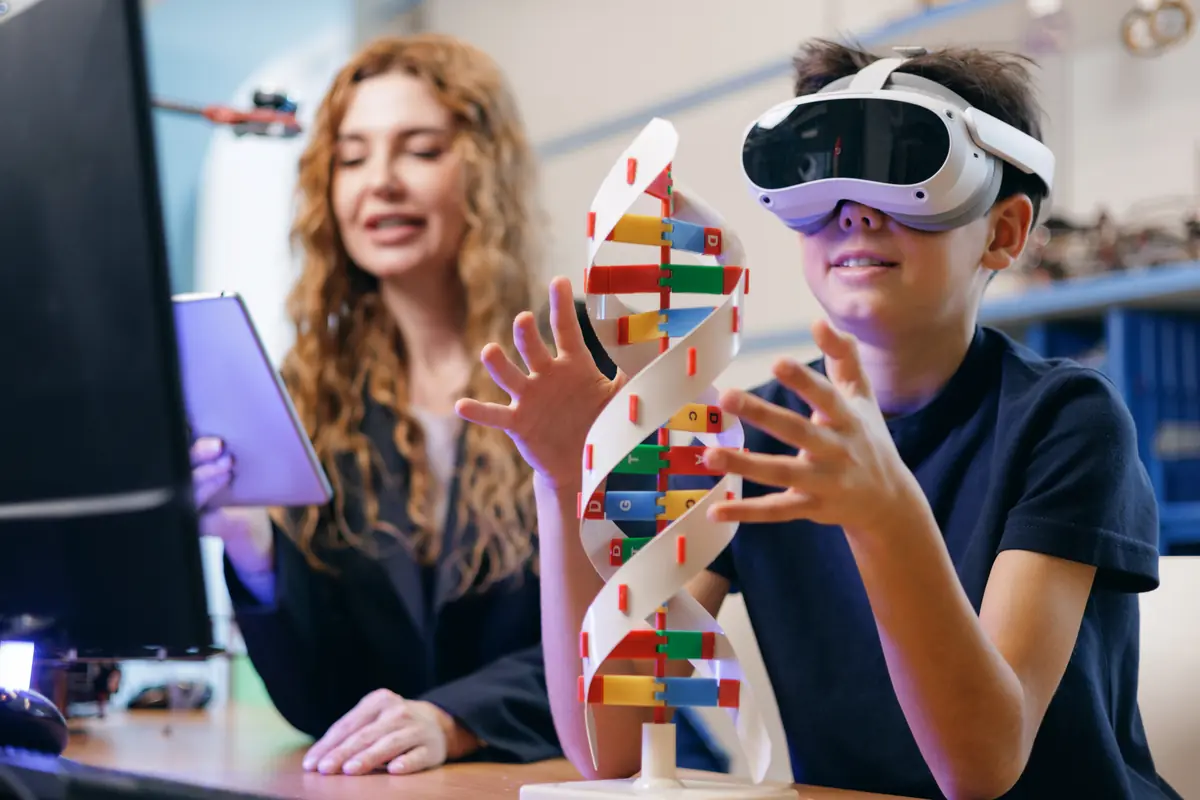 LATO ART - TECHNOLOGIE BUDOUCNOSTI Pětidenní tvůrčí kurz pro děti ve věku 6–12 let | BWA — Galerie současného umění BWA v Novém Sączu, Nowy Sącz