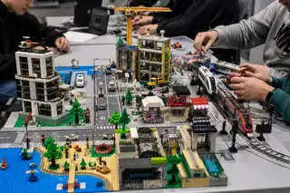 ЛАТО АРТ - БУДУЄМО СВІТИ З ЦЕГЛИНОК LEGO® П'ятиденна творча зміна для дітей 9–12 років | БВА