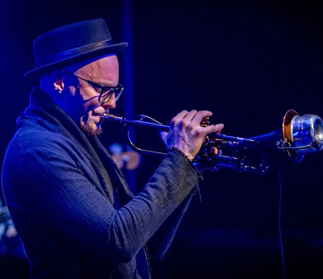 Piotr Schmidt Quintet ft. Paweł Tomaszewski: Miles Davis 100. Geburtstag — Klub Jassmine, Warschau