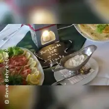 Сніданок на День матері - Haus Oveney Café Restaurant
