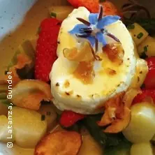 Taste The Town - Bremen Food Tour — Domshof Bremen Treffpunkt: vor dem Laden Made in Bremen, Bremen