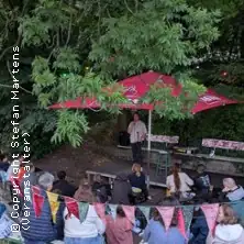 Open Air Stand-up Comedy - 8 komiků přímo u přístavu