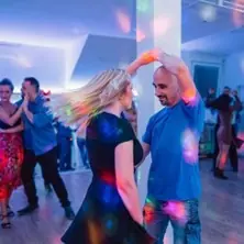 Single & Paar Tanz Event Köln — Tanzschule Salsa Bachata Mastery, Köln