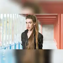 Karina Syndicus - Die Mondäne ist mein Krafttier
