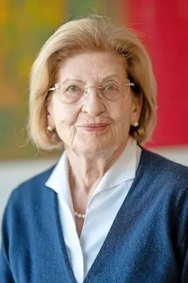 AUSCHWITZ - Přeživší holokaustu Eva Szepesi v rozhovoru s Louisem Pawellekem — Stadthalle Detmold, Detmold
