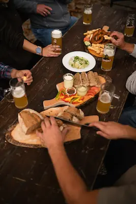 Degustace piva s talířem chutí — Hotel Halber Mond, Heppenheim