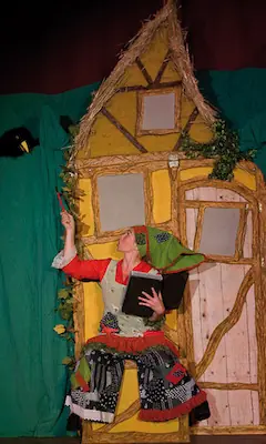 Die kleine Hexe - Schauspiel ab 4 Jahren — St. Bonifatius, Frankfurt