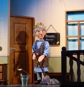 Tratsch im Treppenhaus — Memminger Marionettentheater, Memmingen