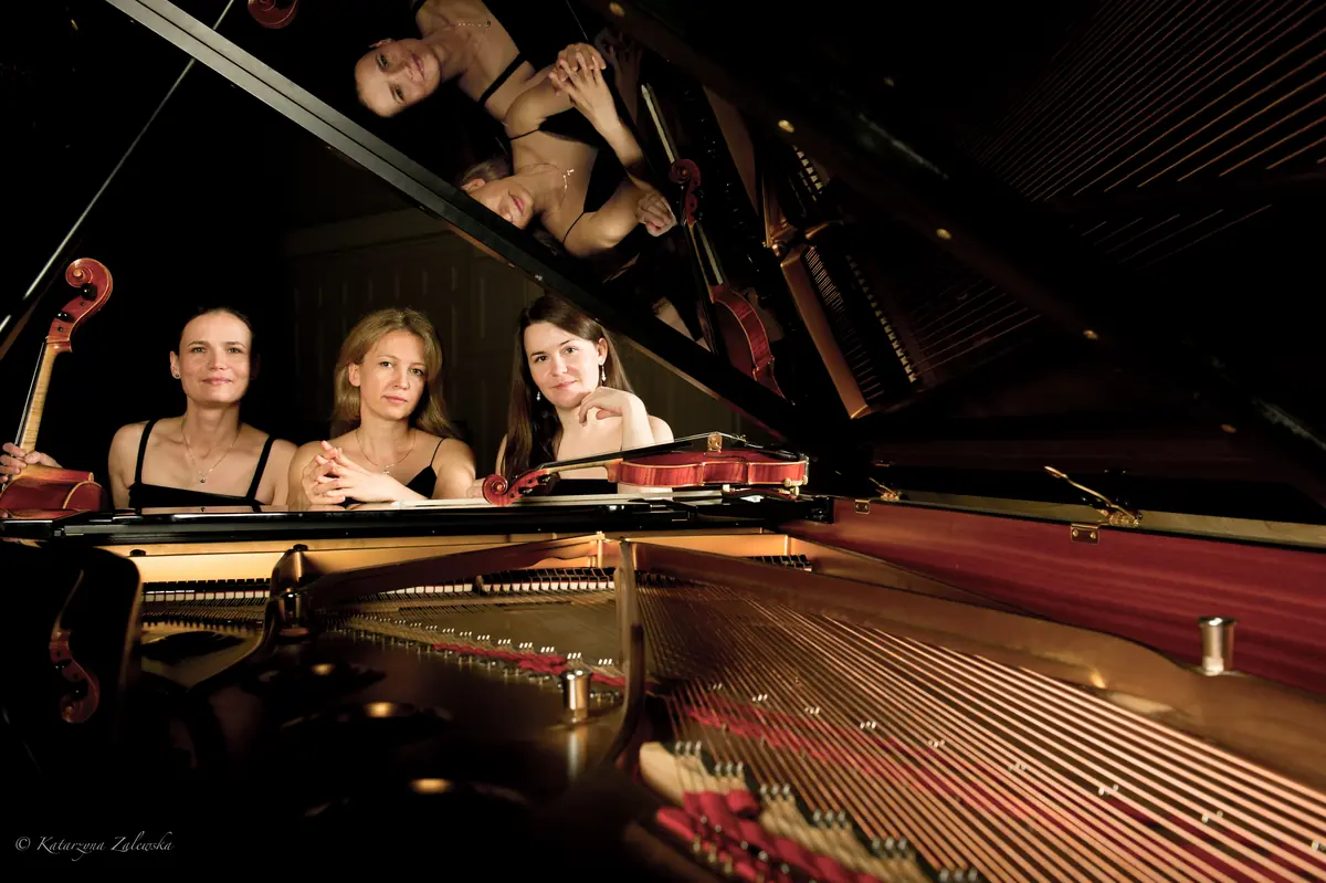 MOZART KAMERALNIE - Poznańskie Trio Fortepianowe — Dwór Artusa w Gdańsku, Gdańsk
