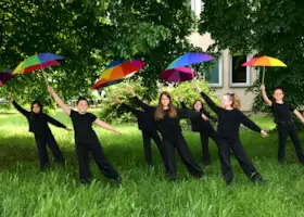 Die Musical AG der Schloss-Schule Durlach präsentiert: Der verregnete Geburtstag