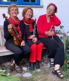 Klezmerschicksen - Arum dem Fayer - Klezmer, jidiš písně, příběhy — Kulturkirche St. Jakobi Stralsund, Stralsund