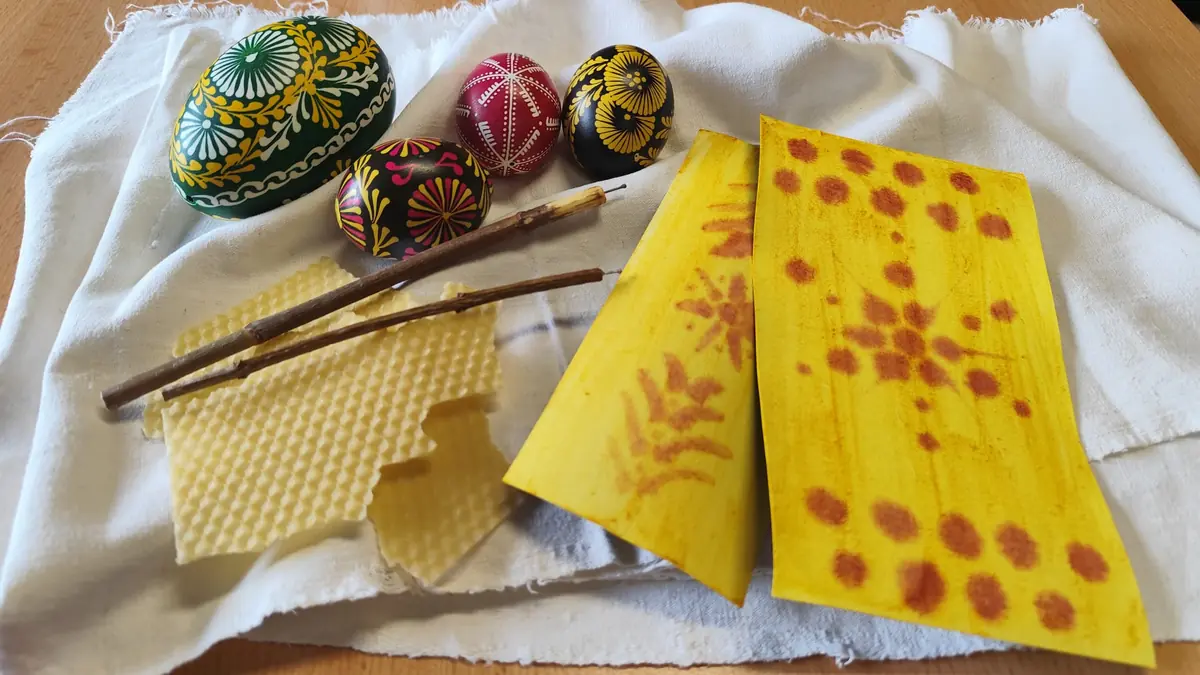 Robótki: batik - warsztaty kreatywne — Muzeum Etnograficzne w Toruniu, Toruń