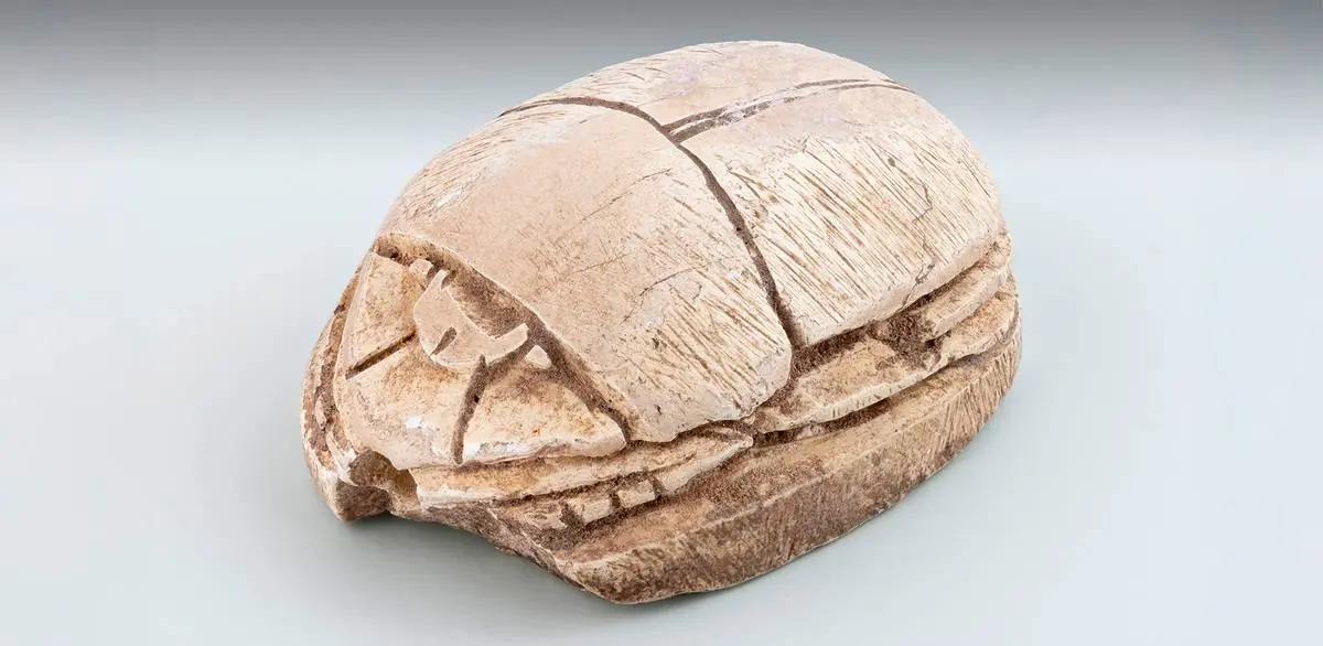 Egipt z bliska - śledź skarabeusza — Neues Museum, Berlin