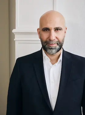 Stanowisko bez nienawiści - Wykład z Ahmad Mansourem — Festspielhaus am Wall, Emden