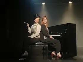 Gold und Asche - Marie Oser & Sophie Sczepanek — Theater Halbe Treppe, Dinslaken