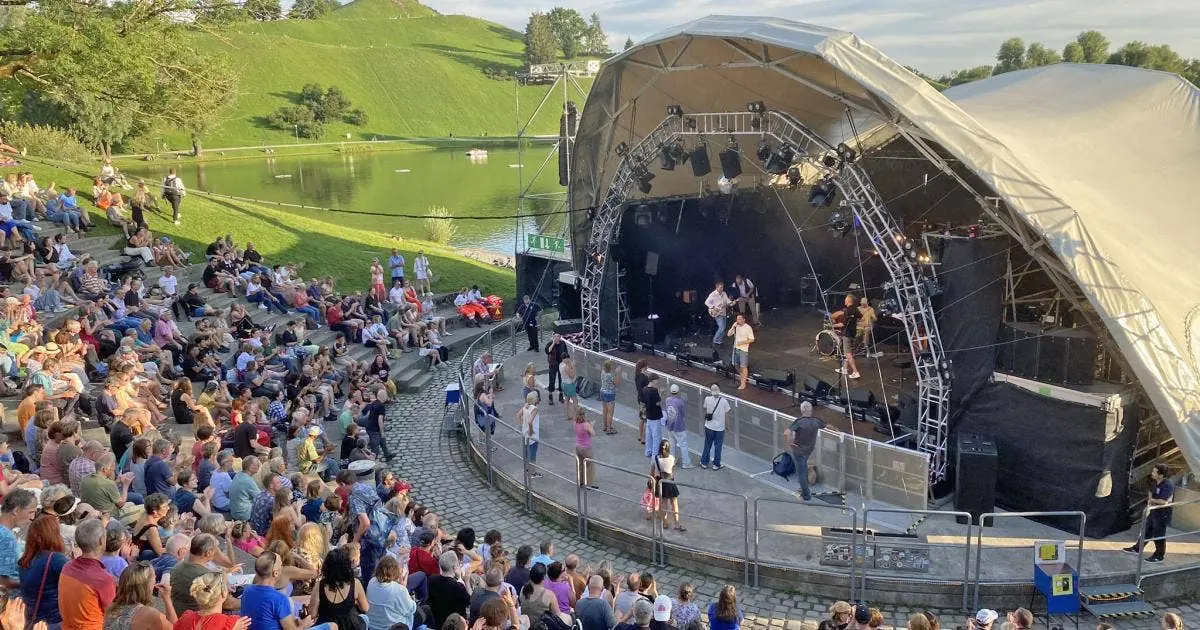 Theatron Musik-Sommer München: Bezplatné koncerty v Olympiaparku — Theatron im Olympiapark, Mnichov