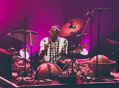 Dudù Kouate - Live Performance — Pastiche, Berlín