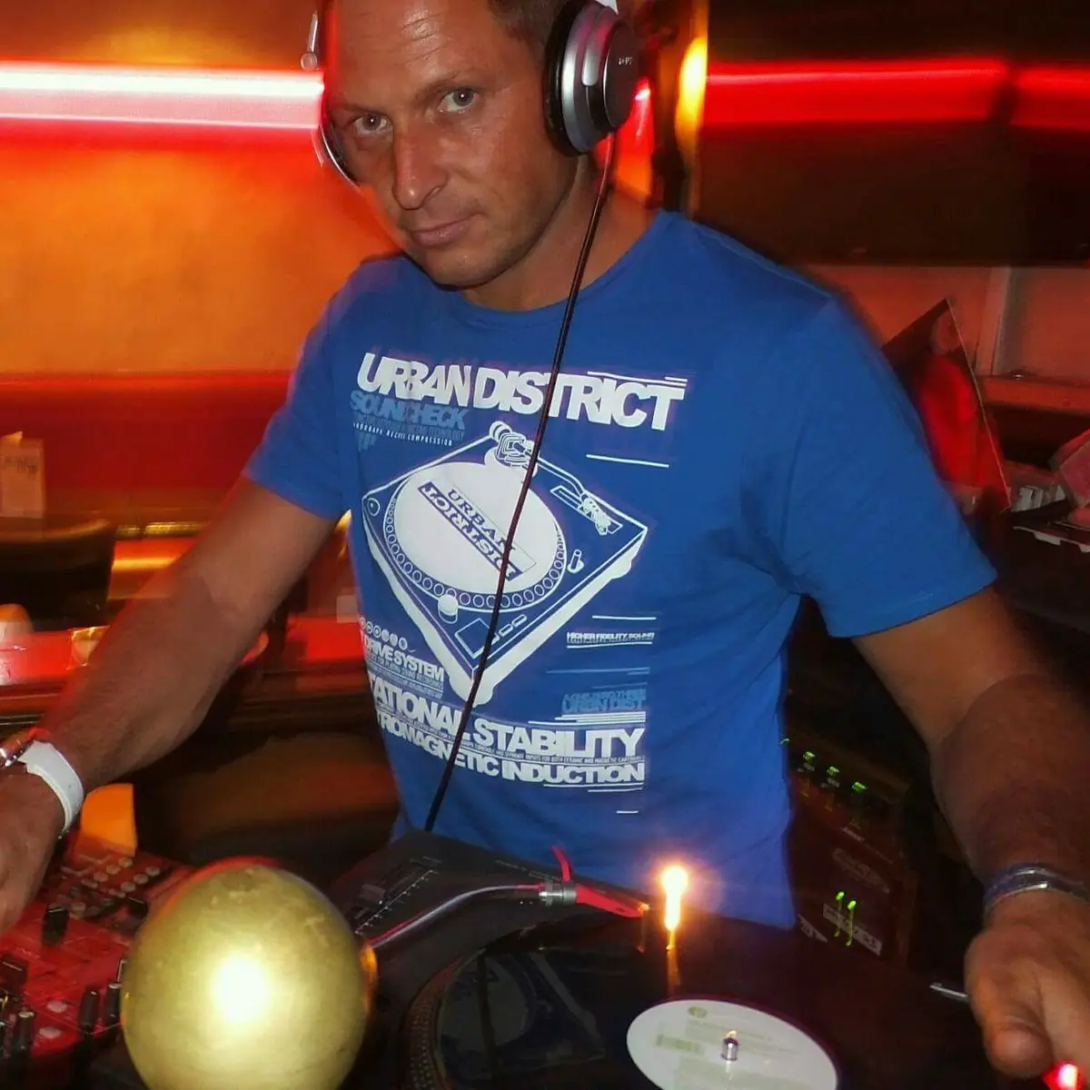 sturmfrei z Deacon Frost Jr. & Felix Herrmann — Minimal Bar, Berlin