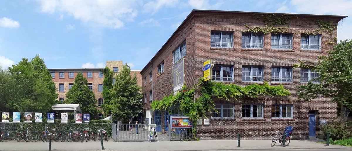 Jucki Ha - Тинейджер 90-х, застрявший в теле папы — Kultur- und Kommunikationszentrum Brunsviga, Braunschweig