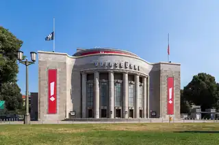 Warm Up by Club de Baile - Volksbühne am Rosa-Luxemburg-Platz