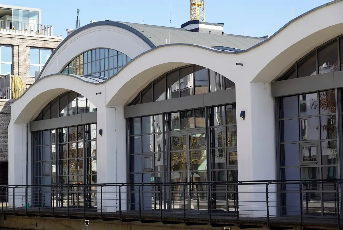 Třicet - Jak do prdele se dostaneme přes třicítku — MarinaForum Regensburg, Regensburg